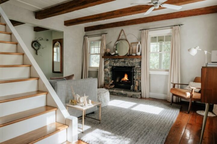 Neutral tone living room 2/2 (IG: @clay.banks)